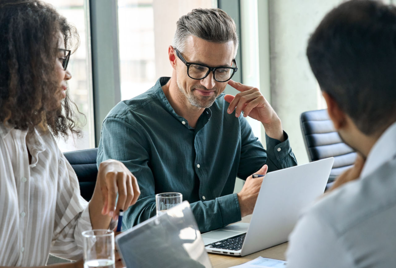 AKE Accountancy working on management accounts